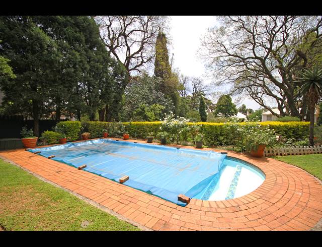 4 BEDROOM HOUSE FOR SALE IN HOUGHTON ESTATE